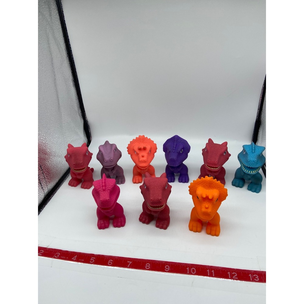 Gi Go? Dinosaur Toy Figures Lot of 9 
Colorful 3 the Same